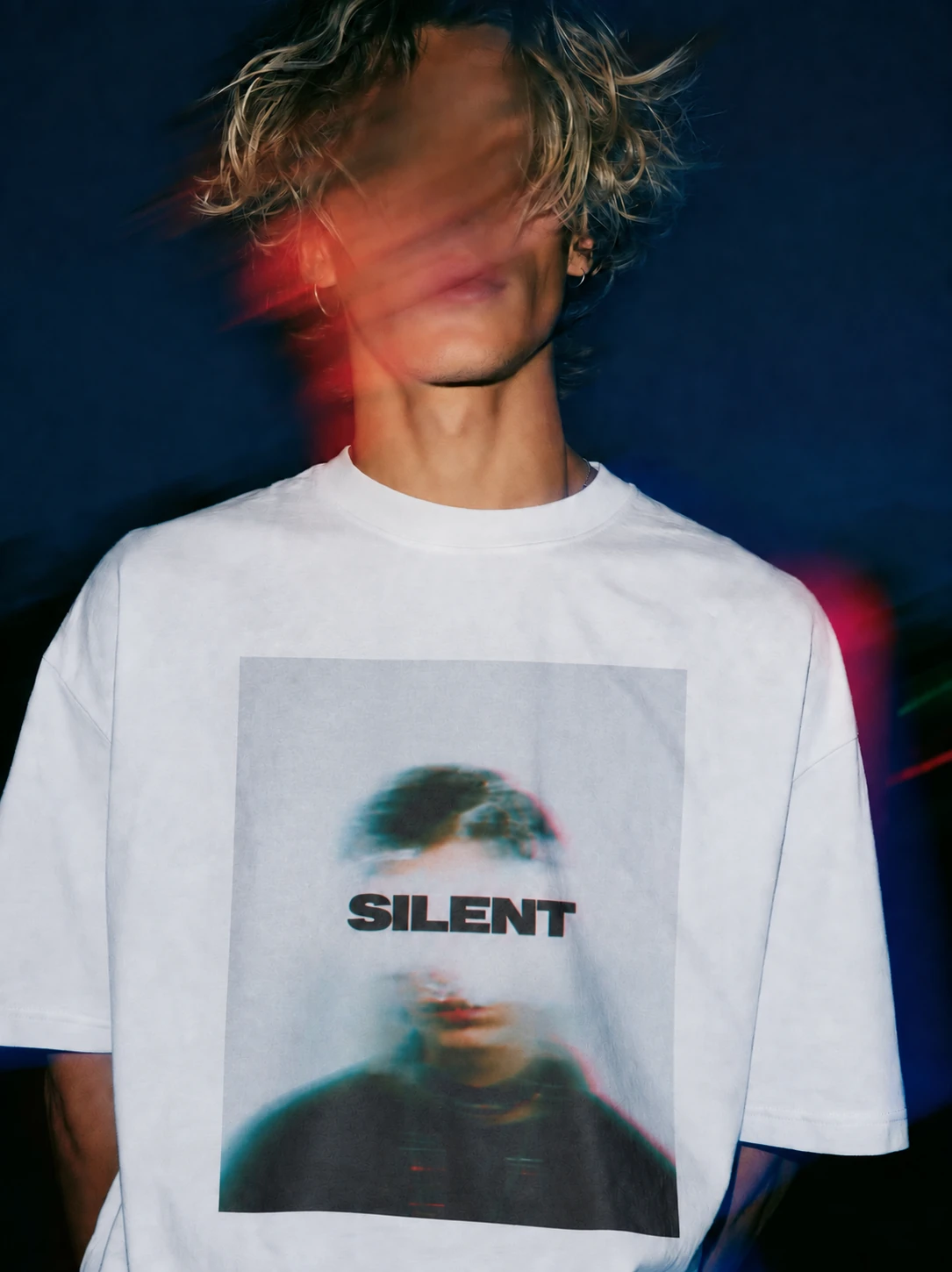 SILENT BLUR — white, front, styled look