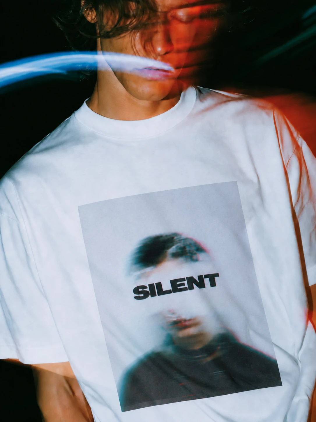 SILENT BLUR — white, front, styled look